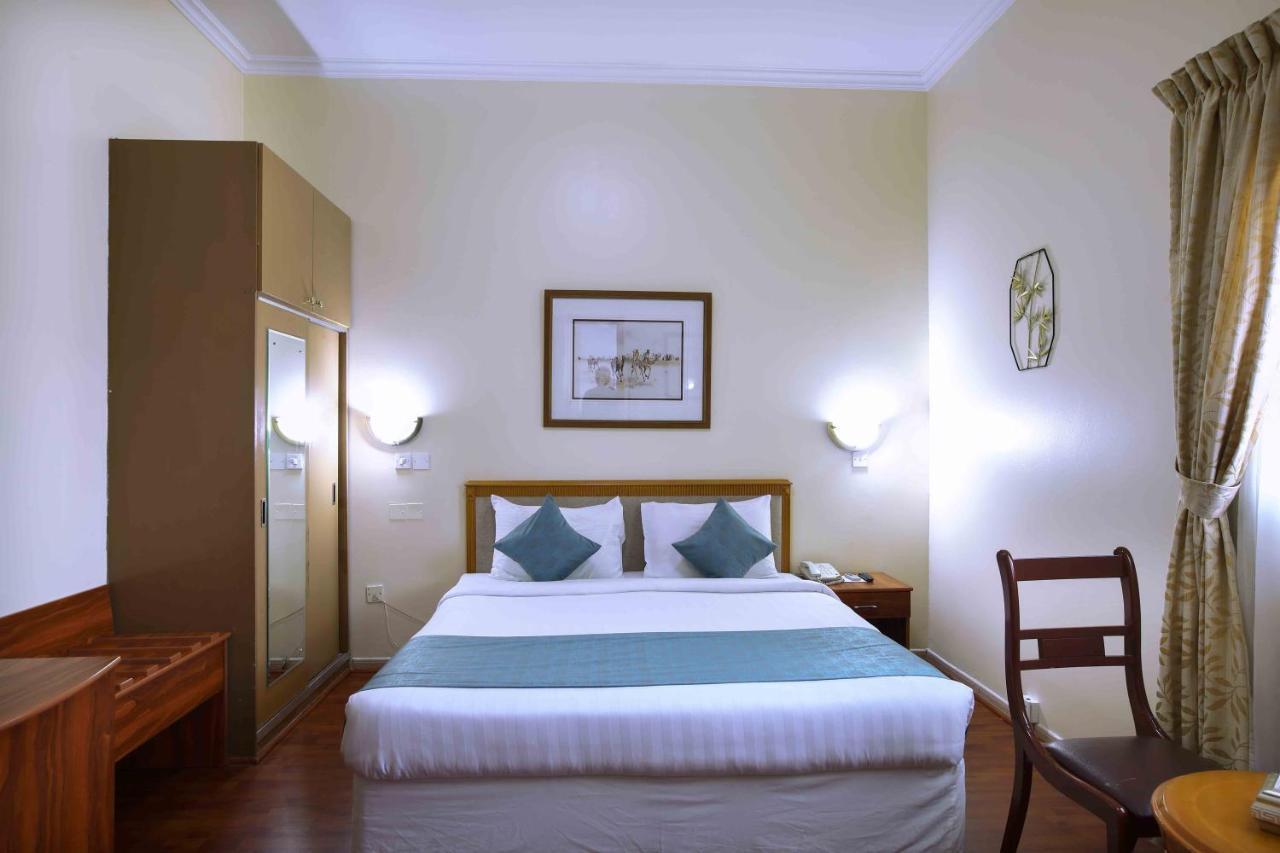 อัล ซีฟ โฮเทล Hotel ชาร์จาห์ ภายนอก รูปภาพ