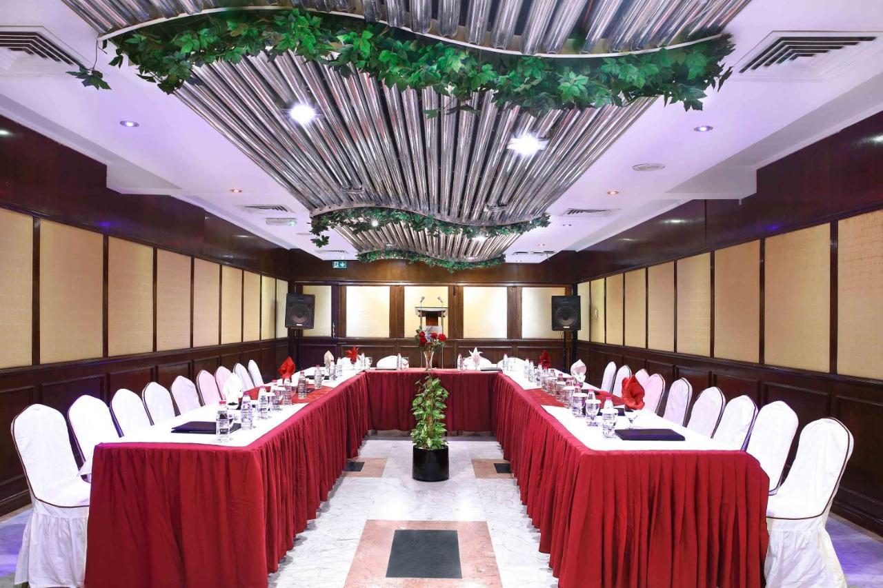 อัล ซีฟ โฮเทล Hotel ชาร์จาห์ ภายนอก รูปภาพ